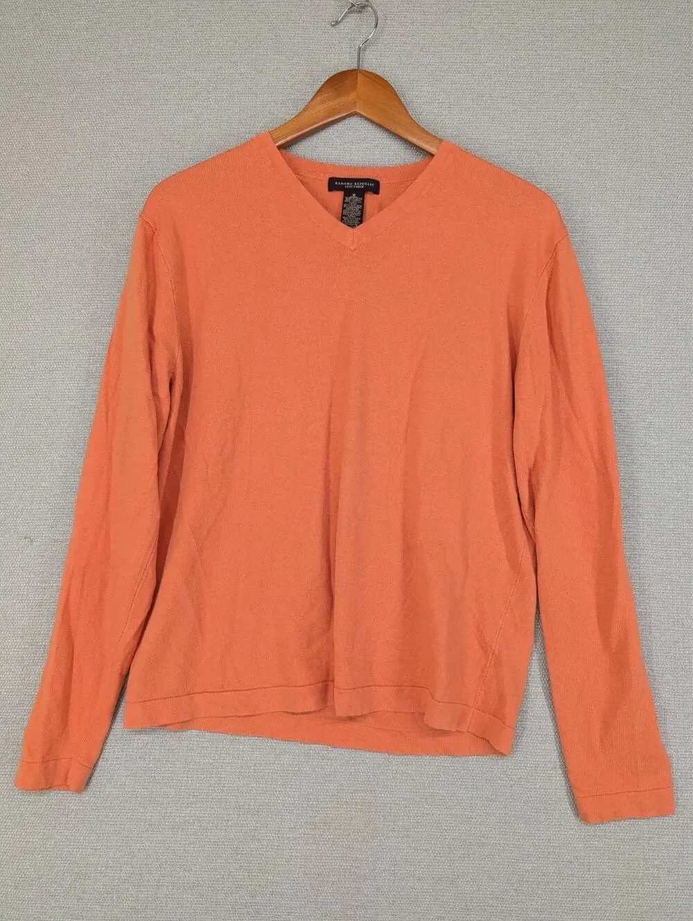 Banana Republic VNeck Sweater Size Medium Orange Cashmere Cotton Silk Blend